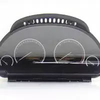 BMW F10 mittaristo / nopeusmittari